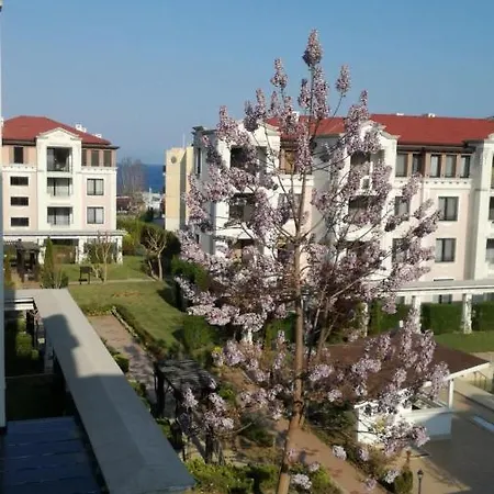 Διαμέρισμα Life Pool View Studio *